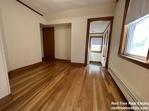 37 Cottage St, Unit R in Watertown, MA - Foto de edificio - Building Photo