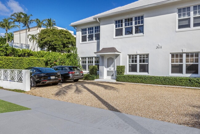 311 Cocoanut Row in Palm Beach, FL - Building Photo - Building Photo