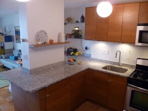 300 M St SW, Unit #N811 in Washington, DC - Foto de edificio - Building Photo