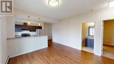 10004-97A 97A St in Grande Prairie, AB - Building Photo - Building Photo