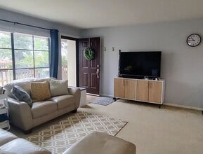 12655 Camino Mira Del Mar in San Diego, CA - Building Photo - Building Photo
