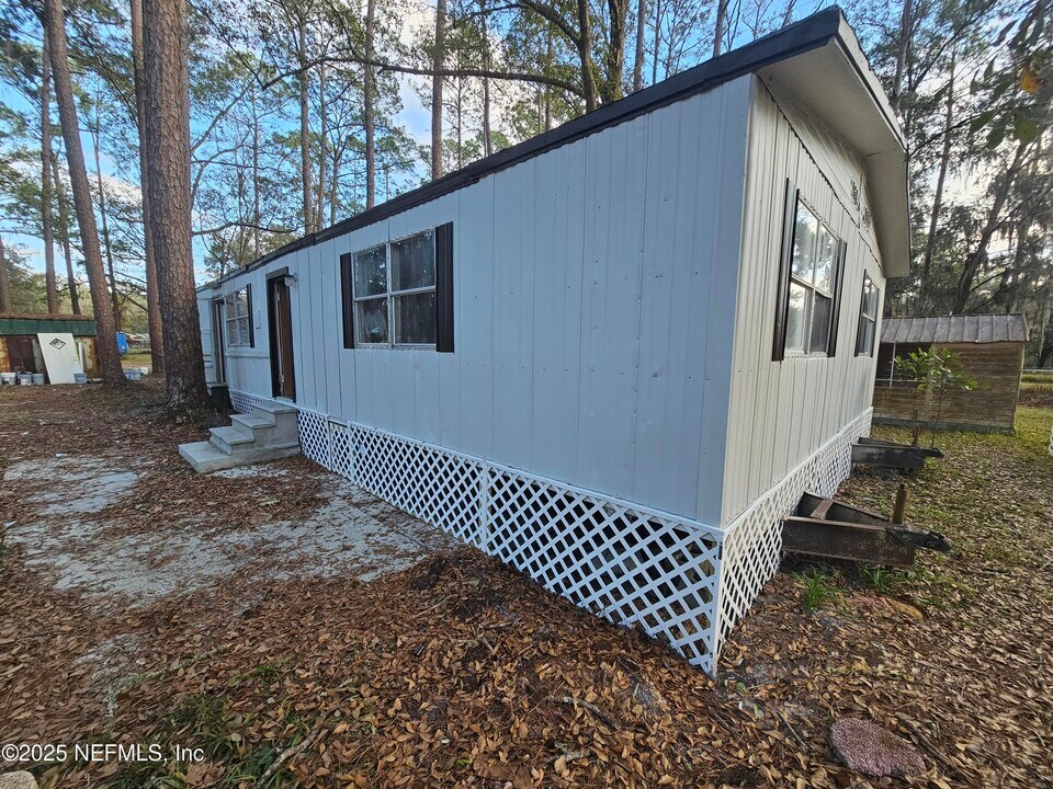 7577 Sonia Dr in Jacksonville, FL - Building Photo