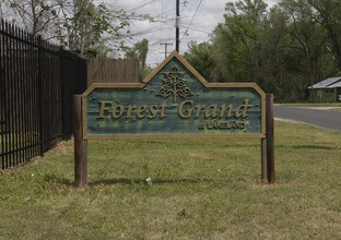 Forest Grand Apartments in Liberty, TX - Foto de edificio - Building Photo