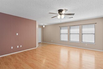1353 Lakeside Loop in Round Rock, TX - Building Photo - Building Photo