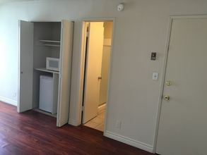 530 Veteran Ave in Los Angeles, CA - Building Photo - Building Photo