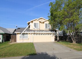 6 Agoura Ct in Sacramento, CA - Building Photo