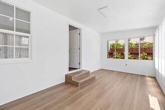 5554 Radford Ave in Los Angeles, CA - Building Photo - Building Photo