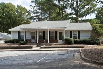 Pine Grove Apartments in Palmetto, GA - Building Photo - Building Photo