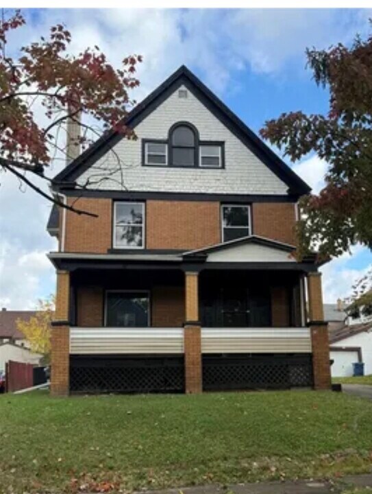 216 S Main St in Mineral Ridge, OH - Building Photo