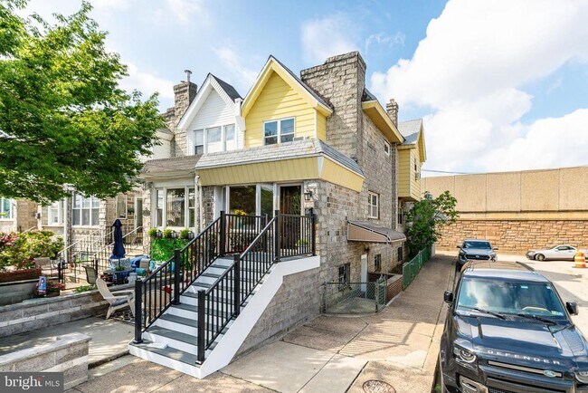 property at 1617 Packer Ave