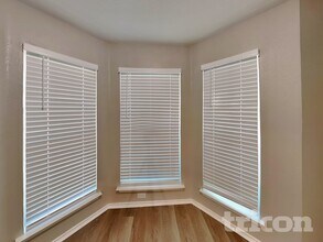 755 Catalina Dr in Lancaster, TX - Foto de edificio - Building Photo