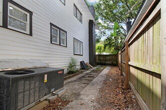 1024 E Crenshaw St, Unit H136 in Tampa, FL - Foto de edificio - Building Photo