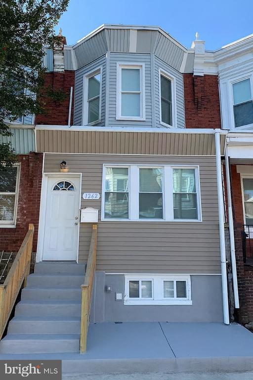 property at 1262 S Ruby St