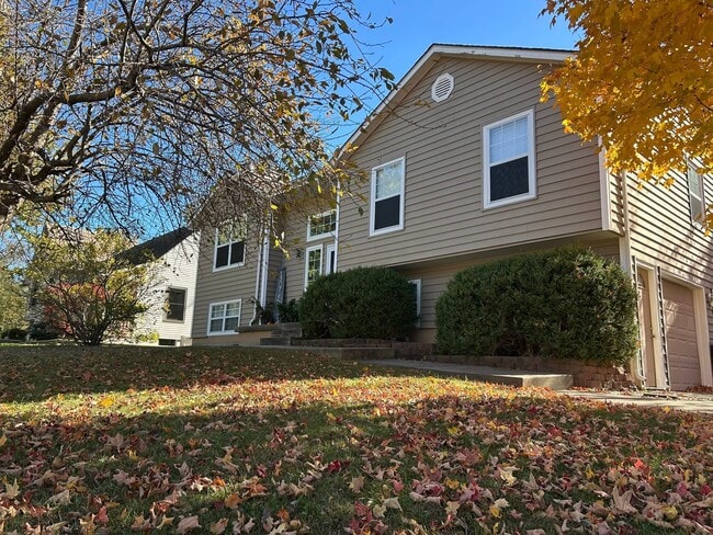 1307 Park Dr in Greenwood, MO - Building Photo - Building Photo