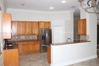 1342 Crossbill Ct in Weston, FL - Building Photo - Building Photo