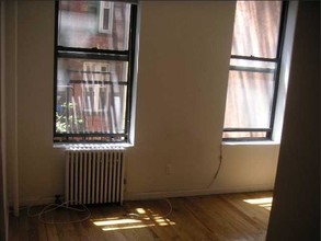 10 St Marks Pl in New York, NY - Foto de edificio - Interior Photo