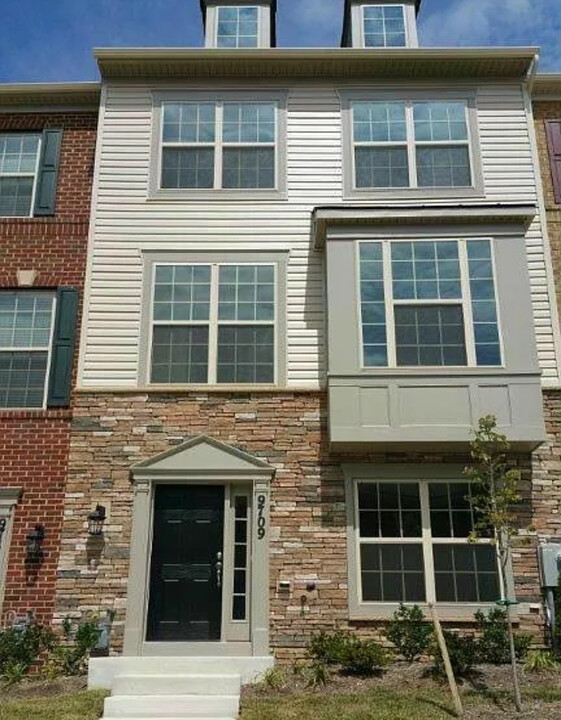 9709 Smithview Pl in Lanham, MD - Building Photo