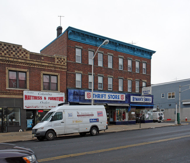 482 Avenue C in Bayonne, NJ - Building Photo - Building Photo