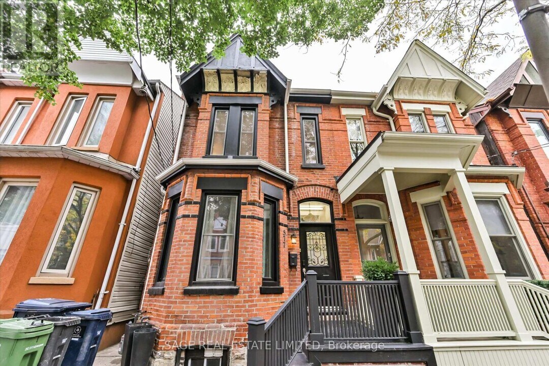 577 Ontario St in Toronto, ON - Building Photo