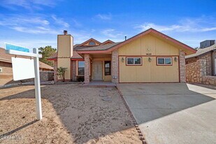 1433 Sierra De Oro Dr in El Paso, TX - Building Photo
