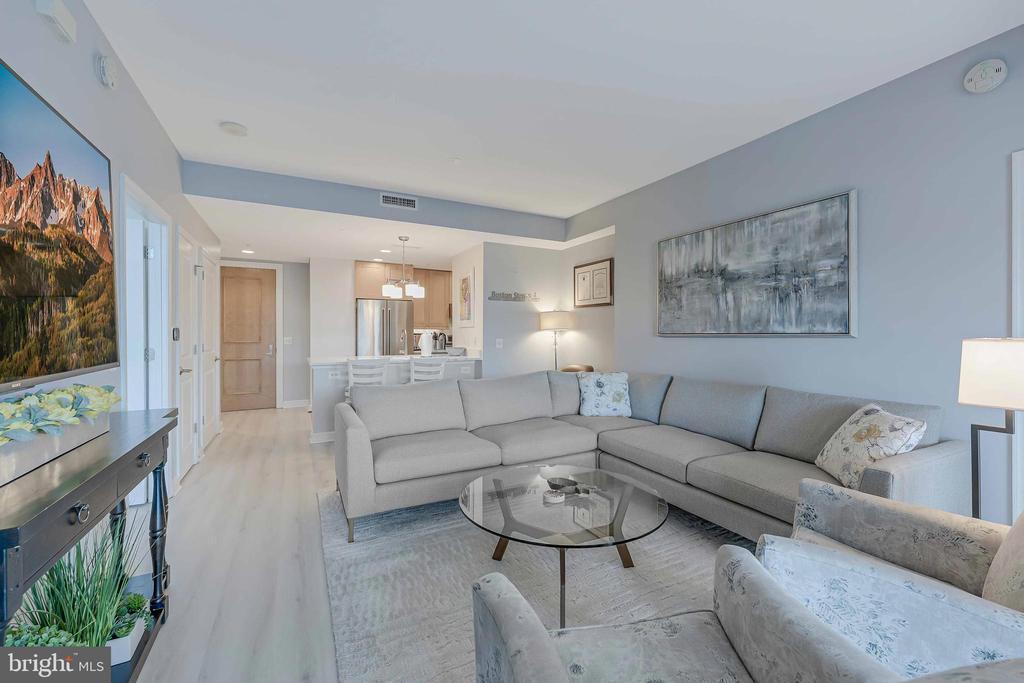 11990 Market St in Reston, VA - Building Photo