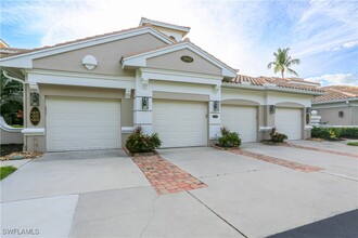 3910 Deer Crossing Ct in Naples, FL - Building Photo - Building Photo