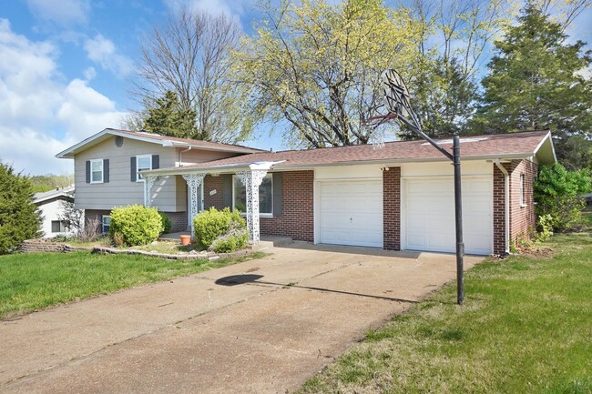 11515 Springford Ct in Bridgeton, MO - Foto de edificio - Building Photo