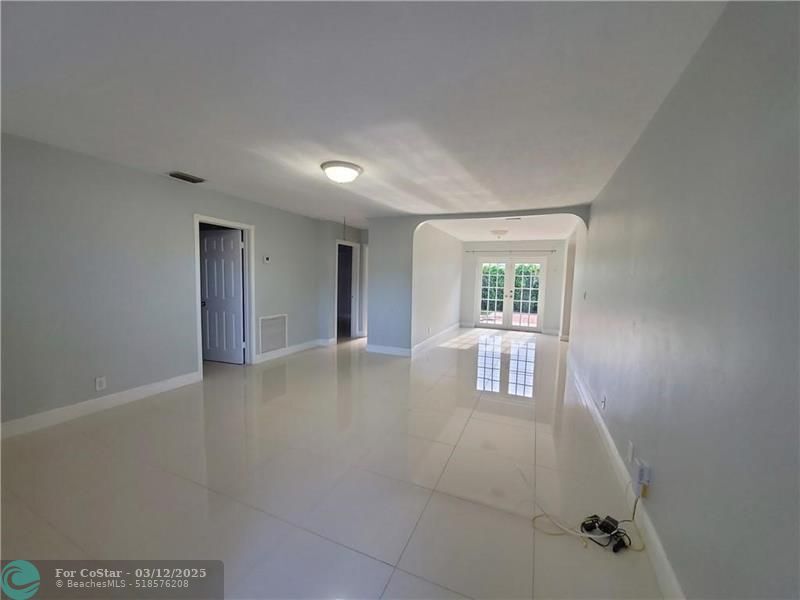 5425 NE 4th Terrace in Fort Lauderdale, FL - Building Photo