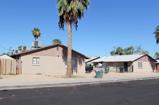 6444 S 22nd St in Phoenix, AZ - Foto de edificio - Building Photo