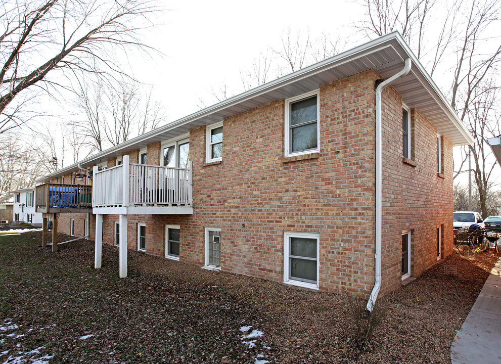 2301 Oak St in Hastings, MN - Building Photo