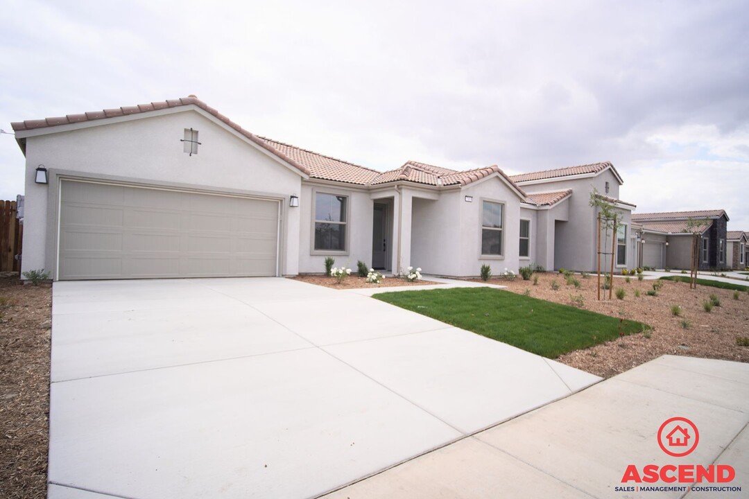 7419 Peach Grv Ln in Bakersfield, CA - Foto de edificio