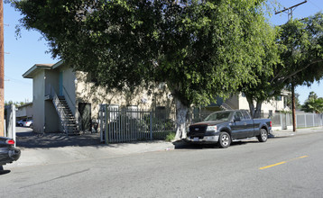 Burtonian Apartments in Lynwood, CA - Building Photo - Building Photo