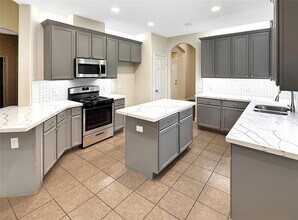 20123 Travis Falls Dr in Tomball, TX - Building Photo - Building Photo