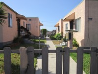 3453-3459 Ocean View Blvd in San Diego, CA - Foto de edificio - Building Photo