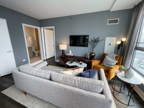 288 N Canal St in Chicago, IL - Building Photo - Building Photo