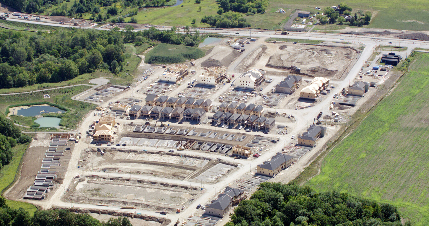 The Crawford in Milton, ON - Building Photo