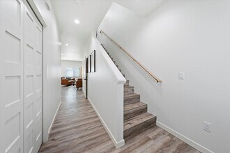 High Desert Estates in Quincy, WA - Foto de edificio - Building Photo
