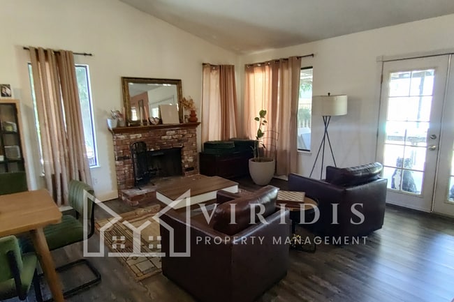 13408 Warrenton Ave in Bakersfield, CA - Building Photo - Building Photo