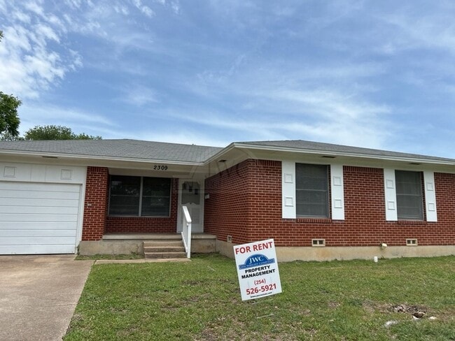 property at 2309 Sunny Ln