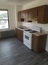 2411 Mount Troy Rd, Unit 2411 Mt. Troy Road, 2nd F in Pittsburgh, PA - Building Photo - Building Photo