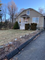 2101 Scott Rd in Cheshire, CT - Building Photo