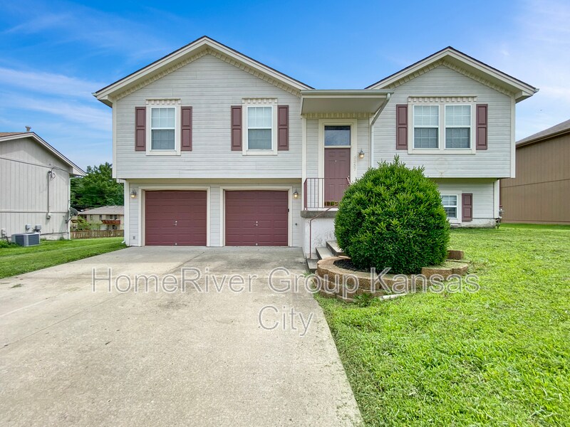 6357 Blue Ridge Blvd in Raytown, MO - Foto de edificio