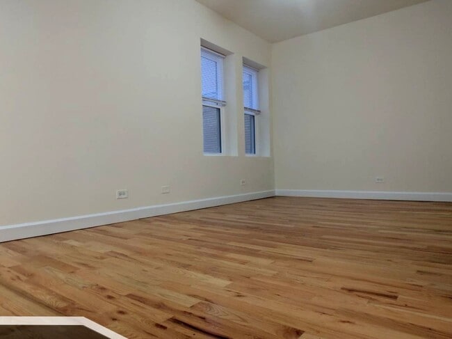 2349 N Drake Ave in Chicago, IL - Building Photo - Building Photo