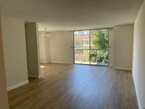 10751 Wilshire Blvd, Unit 509 in Los Angeles, CA - Building Photo - Building Photo