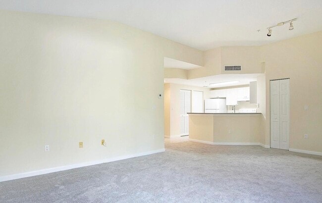 5060 Fairways Cir in Vero Beach, FL - Building Photo - Building Photo