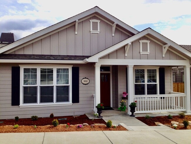 property at 3832 Calle Vista Dr