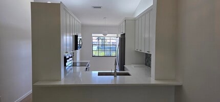 602 Pinecrest Cir in Jupiter, FL - Building Photo - Building Photo