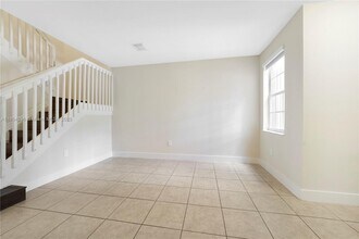 15292 SW 119th St in Miami, FL - Building Photo - Building Photo