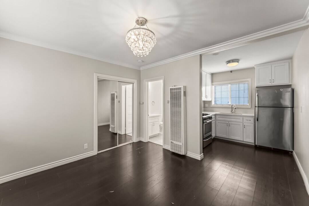 4104 E 7th St, Unit Unit 6 in Long Beach, CA - Building Photo