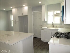 852 N Davidson Ave in San Bernardino, CA - Building Photo - Building Photo